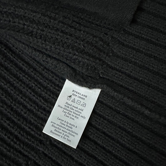 Everlane Ribbed Cardigan - Picture 5 of 7